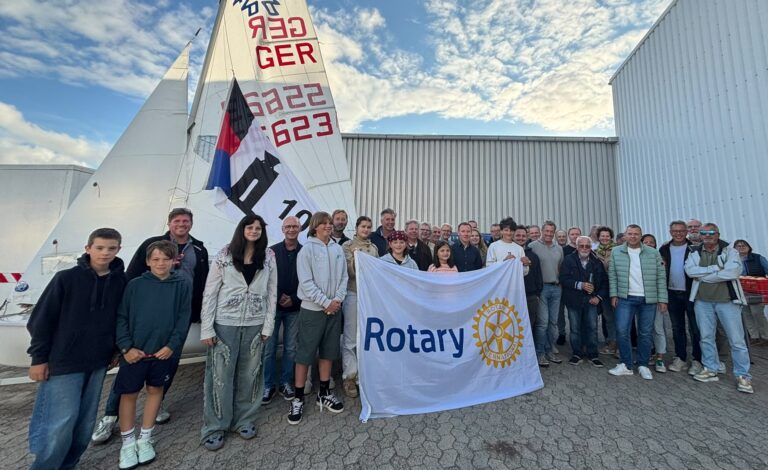 Segeljugend komplettiert Flotte dank des Rotary Club Nord